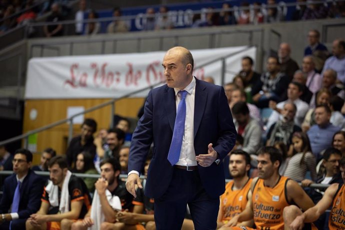 El entrenador del Valencia Basket, Jaume Ponsarnau.
