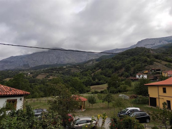 Vistas desde la habitación de un alojamiento de turismo rural en Teverga.