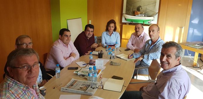 Representantes del sector hortofrutícola en una reunión para analizar la crisis del sector