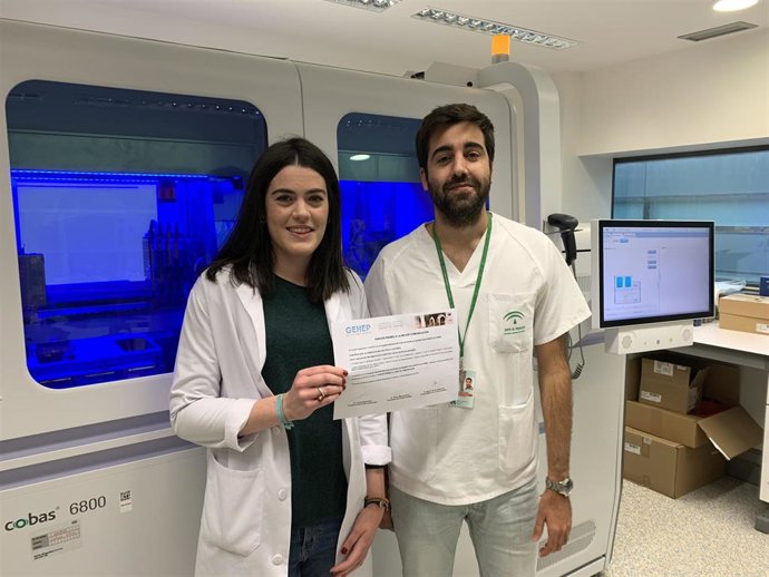 Residentes del Hospital San Cecilio premiados por su labor en hepatitis C en centros de adicciones