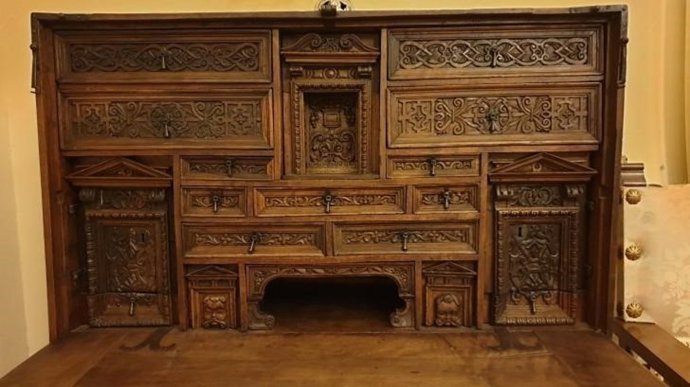 Expertos japoneses repararán objetos en el Palacio de Carvajal