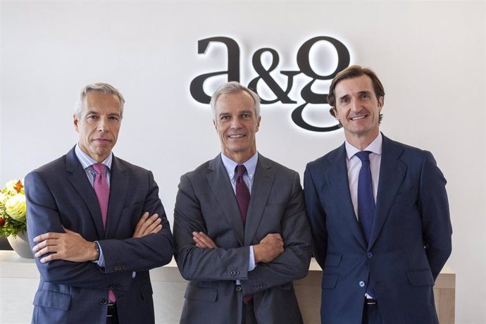 Los banqueros de AyG Banca Privada, Diego García, Juan Fontán y Jorge Rodríguez (de izquierda a derecha).