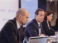 CaixaBank marca como "prioridad" que "la violencia sea erradicada" en Cataluña y minimiza la afección en sus oficinas