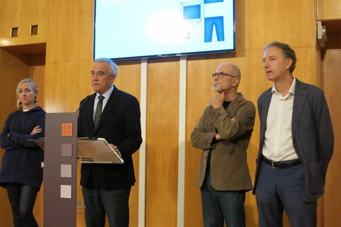 Lina Vila, Javier Sada, Ignacio Fortún y Fernando Sanmartín dan a conocer el ciclo culturla 'Cercanía'.
