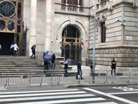 Condenan a la 'manada' de Manresa a penas de hasta 12 años por abuso sexual y no por agresión