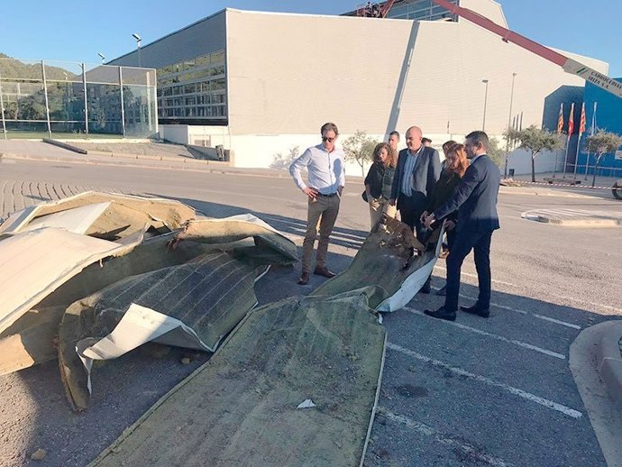 Pabellón de Can Coix, tras el paso del tornado.