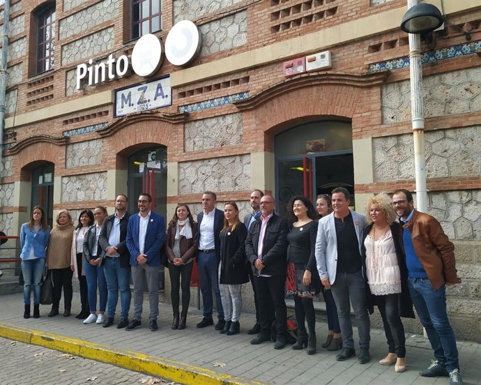 El secretario general del PSOE-M, José Manuel Franco, se reúne con alcaldes socialistas de la zona sur de Madrid en la localidad de Pinto.