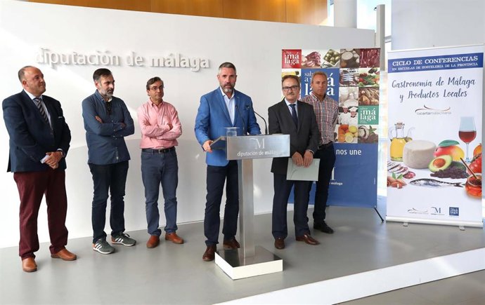 El vicepresidente primero de la Diputación de Málaga y diputado de Desarrollo Económico Sostenible, Juan Carlos Maldonado, en rueda de prensa.