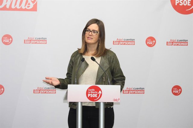 Esther Padilla, en rueda de prensa. Candidata al Congreso por Toledo.