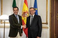 Moreno valora la autorización de la UE al almacenamiento privado de aceite de oliva