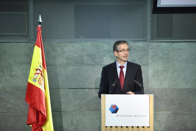 El gobernador del Banco de España, Pablo Hernández de Cos durante su intervención en la clausura del III Encuentro Económico-Asegurador organizado por la Mutualidad de la Abogacía, en el Auditorío Rafael del Pino, en Madrid, a 29 de octubre de 2019.