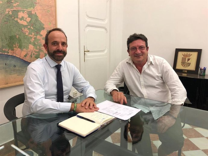 El diputado de Memoria Histórica, Ramiro Rivera y el investigador Vicent Gabarda