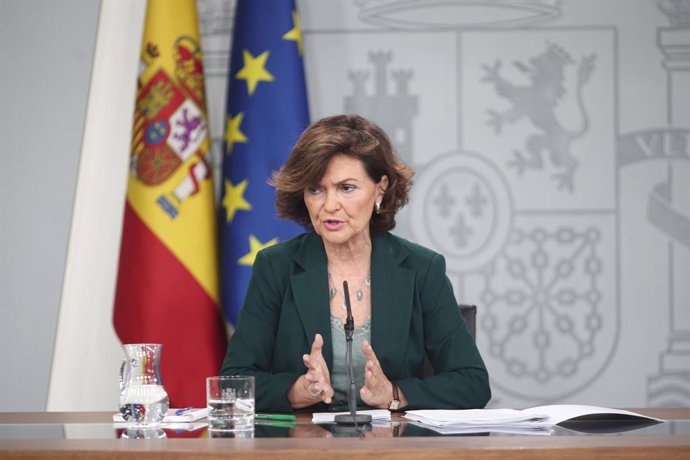 La vicepresidenta del Govern, ministra de la Presidncia, Relacions amb les Corts i Igualtat en funcions, Carmen Calvo,  compareix davant dels mitjans de comunicació després de la reunió del Consell de Ministres a La Moncloa, Madrid (Espanya).