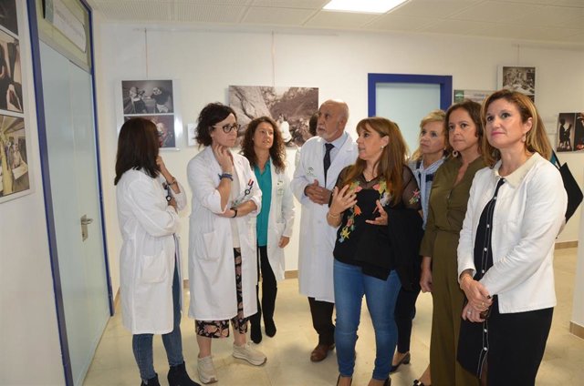 Visita a la exposición fotográfica 'Vivencias'.