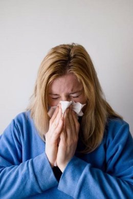 Una mujer afectada por alergias