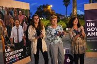 Jover, en la pegada de carteles: "Sánchez nos ha llevado a estas elecciones porque no le importa España"