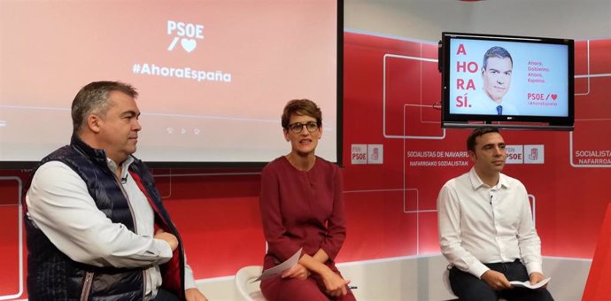 Santos Cerdán, María Chivite y Toni Magdaleno en el acto de inicio de la campaña electoral del 10N