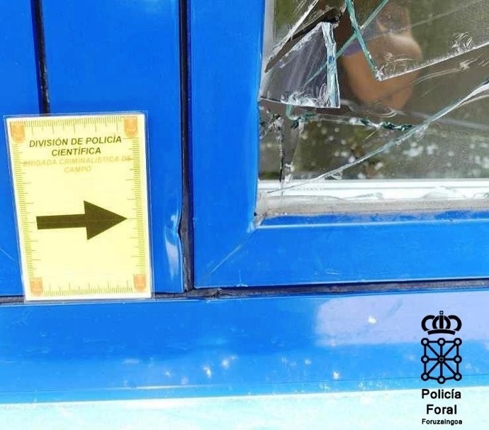 Ventana por la que accedió el ladrón a la vivienda de Beriáin