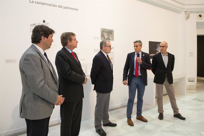 Zuloaga inaugura la exposición 'Prehistoria de vanguardia' por el XV aniversario del IIIPC
