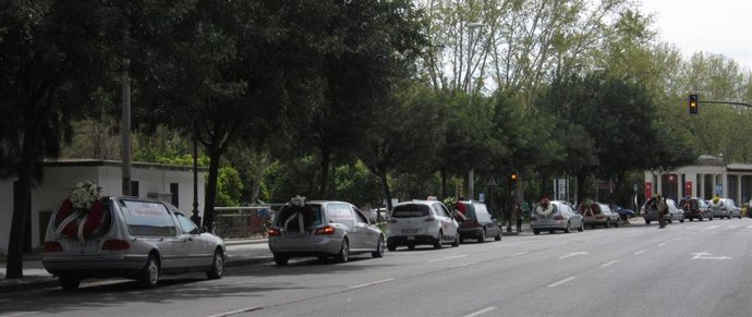 Cortejo de coches fúnebres