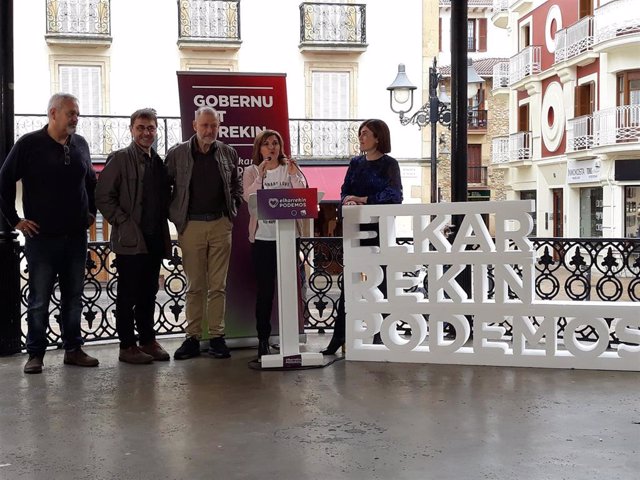 Acto político de Unidas Podemos con la presencia de Juan Carlos Monedero y Pilar Garrido en Zarautz