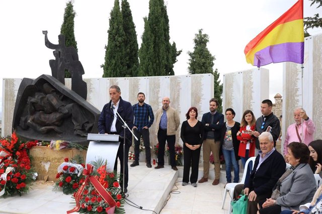 Acto en el cementerio de San Eufrasio