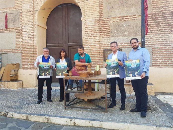 Granada.- Arranca en Pampaneira la XXXIII Feria de Artesanía, Turismo y Agricult