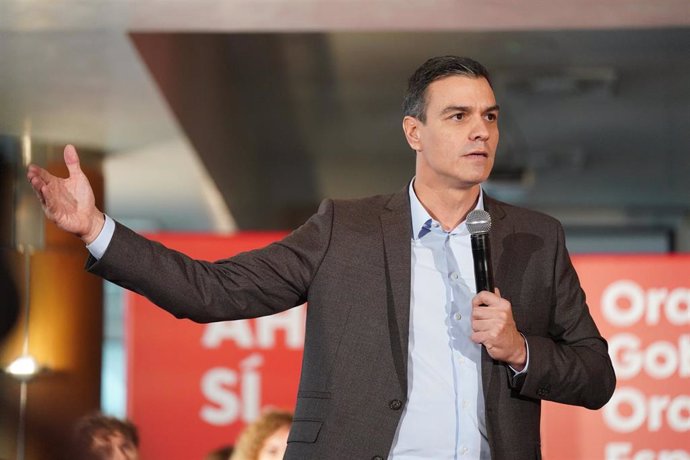 El presidente del Gobierno en funciones y candidato del PSOE al 10N, Pedro Sánchez, interviene en un desayuno en Vitoria (Euskadi/España) a 1 de noviembre de 2019.