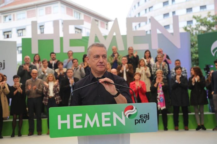 El Lehendakari, Iñigo Urkullu, en un mitin de campaña electoral en Barakaldo (Bizkaia)