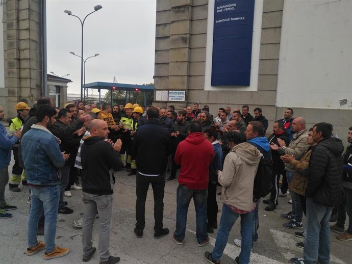 Los trabajadores de la UTE Tecman-Rayma en Ferrol.