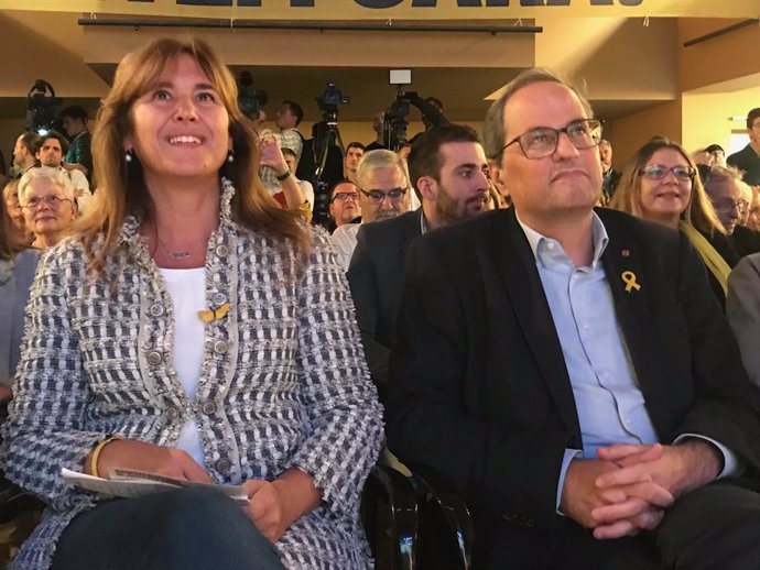 El cap de llista de JxCat al Congrés, Laura Borrs, amb el president de la Generalitat, Quim Torra.