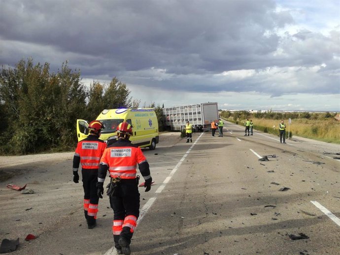 Un muerto en una colisión entre un turismo y un camión en la N-232, en Híjar (Teruel).