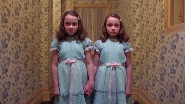 Las hermanas Grady, uno de los fantasmas más célebres del Overlook