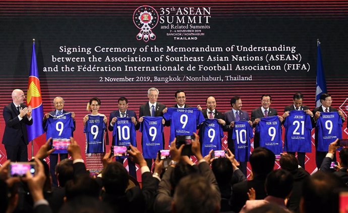 La FIFA, con Infantino a la cabeza, firma un acuerdo con países del sudeste asiático
