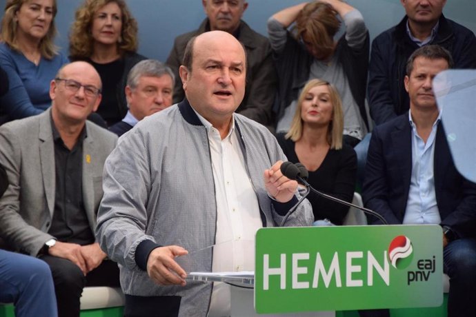El presidente del EBB del PNV, Andoni Ortuzar, en un acto electoral en San Sebastián