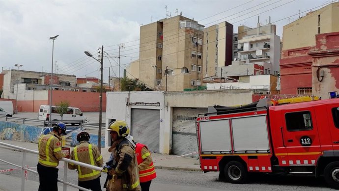 AV.- El edificio de Badalona (Barcelona) desalojado por aluminosis se derribará 