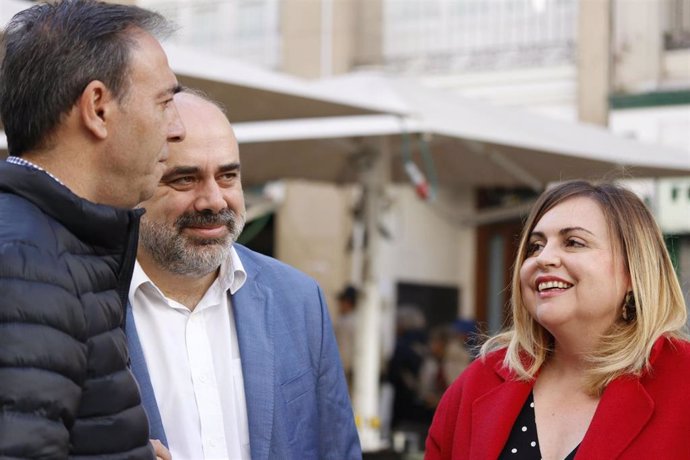 Los candidatos socialistas este domingo en la capital aragonesa.
