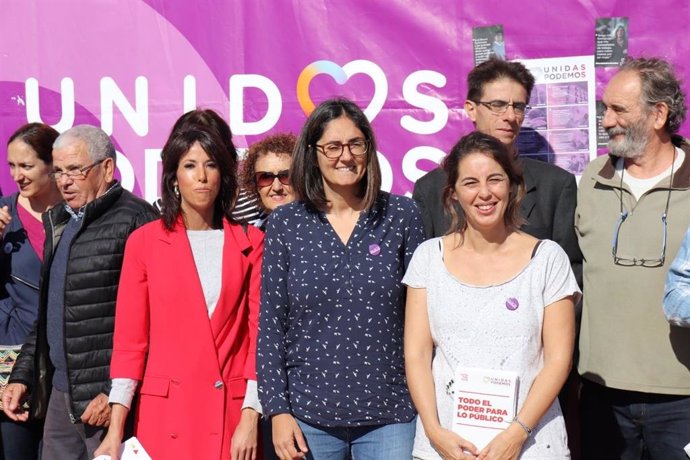 Las candidatas de Unidas Podemos al Congreso de los Diputados por la provincia de Córdoba Martina Velarde y Carmen María Ruiz en un acto de campaña