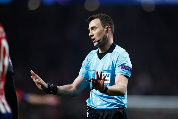 Fútbol/Champions.- Zwayer arbitrará el Real Madrid-Galatasaray y Skomina, el Lev