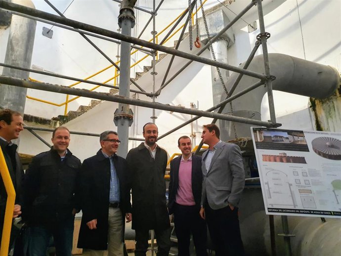 Visita al depósito de agua de Tanos