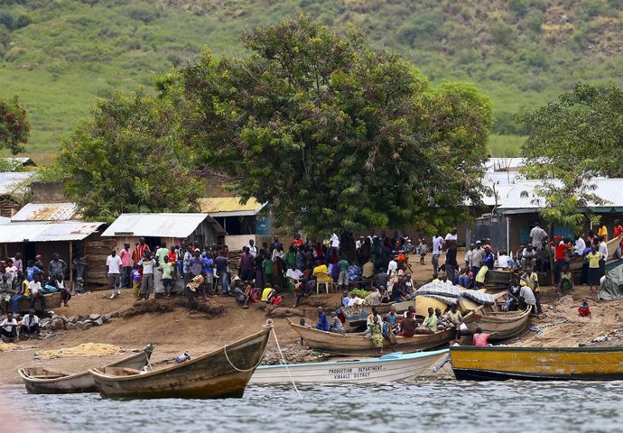 Hundimiento de un barco en el lago Alberto (en la frontera entre RDC y Uganda) (archivo)
