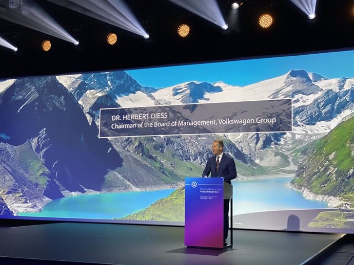 El presidente de Volkswagen, Herbert Diess, en el inicio de la producción del eléctrico ID.3