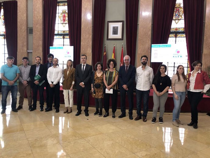 Ayuntamiento Murcia estudia implantar contenedores especiales que permitan recic