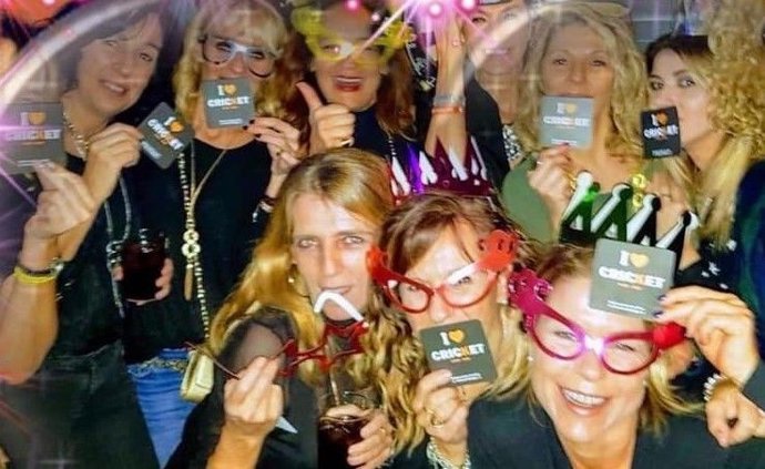 Fiesta en Cricket Cafe Bar