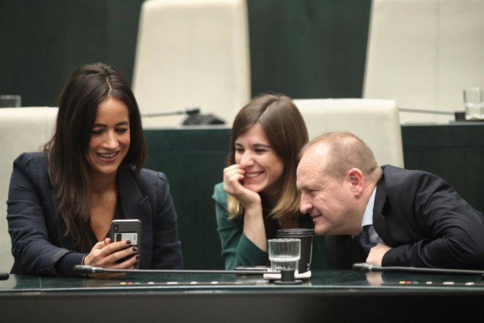 (I-D) La vicealcaldesa de Madrid, Begoña Villacís; la concejal con C's del Área Delegada de Deporte en el Ayuntamiento de Madrid, Sofía Miranda; y el concejal cpn Ciudadanos del Área de Gobierno de Economía, Innovación y Empleo en el Ayuntamiento de Mad