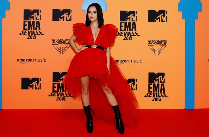Becky G en la alfombra roja de los MTV EMAs