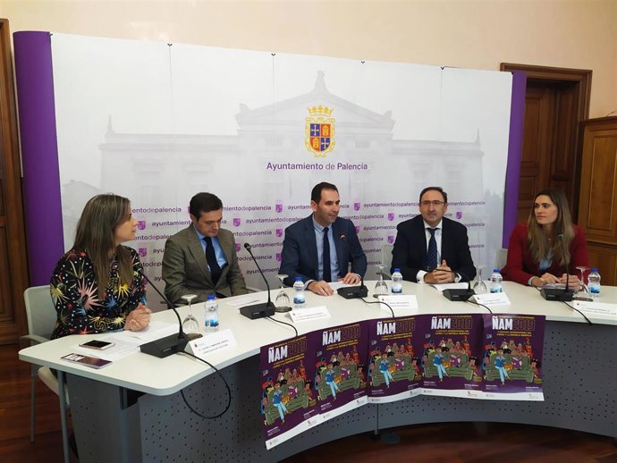 De izquierda a derecha, Lombraña, Sobrino, Simón, Polanco y Mansilla, presentan la V edición del festival Ñam.