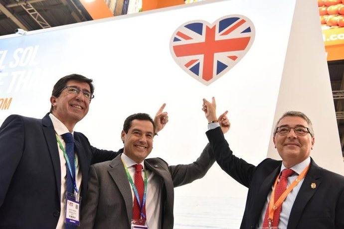 Juan Marín, en un acto en la World Travel Market, junto a Juanma Moreno