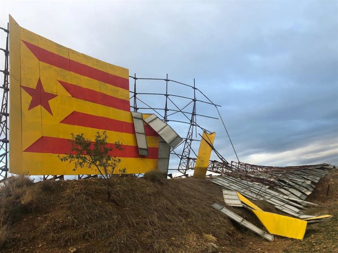 Estado en el que ha quedado el mural independentista de Bellpuig