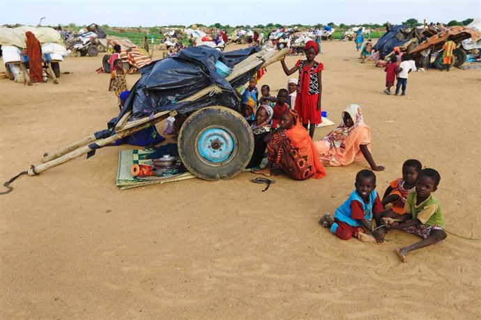 Desplazados internos en el campo de Kalma, en Darfur